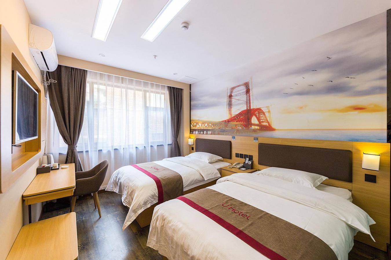 Thank Inn Plus Hotel Lanzhou Railway Station Post And Telecommunications Building Bagian luar foto