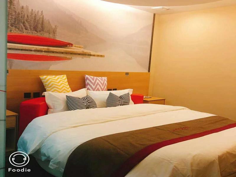 Thank Inn Plus Hotel Lanzhou Railway Station Post And Telecommunications Building Bagian luar foto